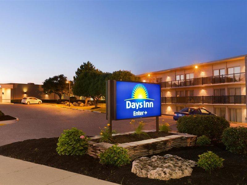 Days Inn By Wyndham London Exterior foto